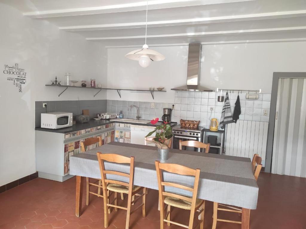 Gite Chez L'Oncle Jules Velesmes-Echevanne Экстерьер фото
